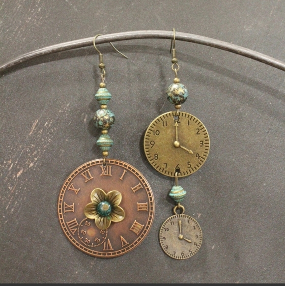 Jewelry - NEW It's 5 O'clock Somewhere Dangle Earrings